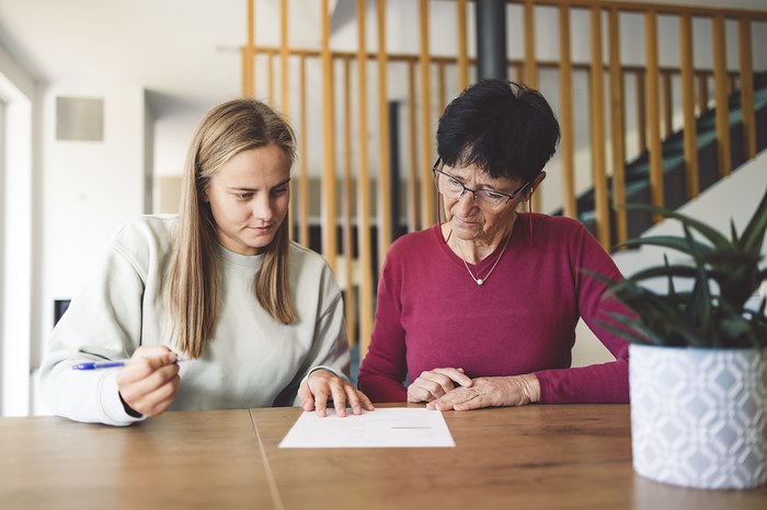 Une personne se renseigne sur la succession de son mari