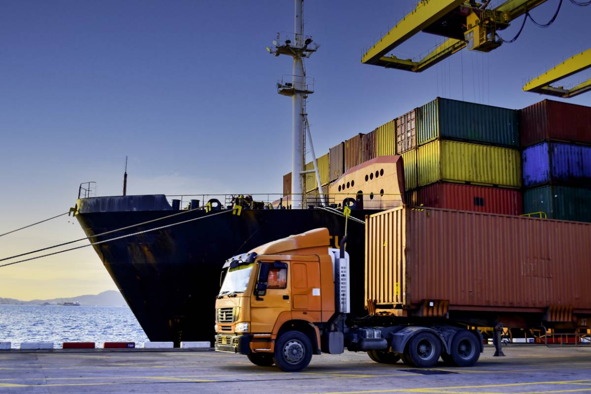 Un camion de marchandises